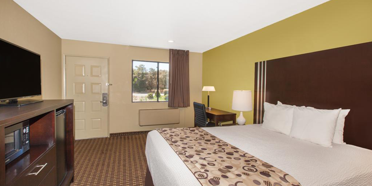 COMFORTABLE AND SPACIOUS ACCOMMODATIONS IN THE HEART OF THE SILICON VALLEY