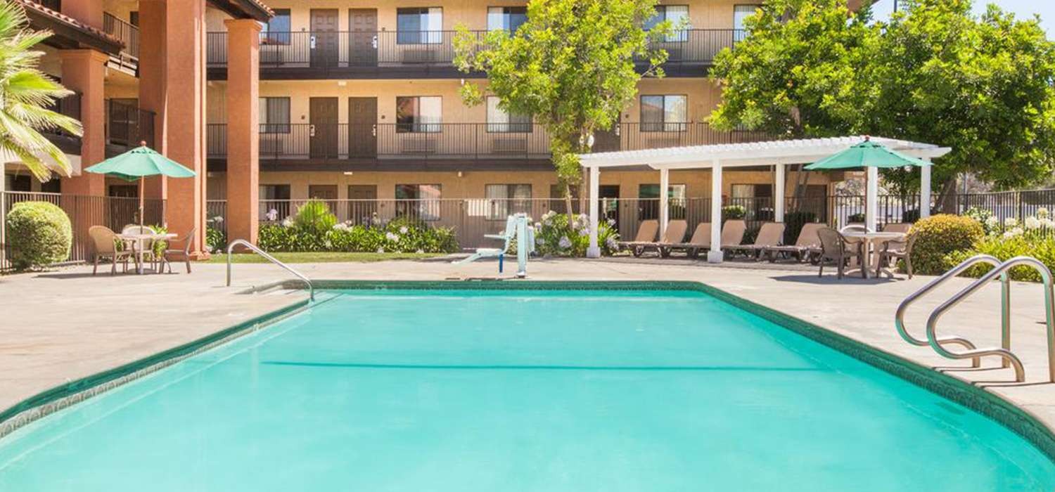 GET ACQUAINTED WITH THE GUEST ROOMS, AND AMENITIES AT DAYS INN MILPITAS