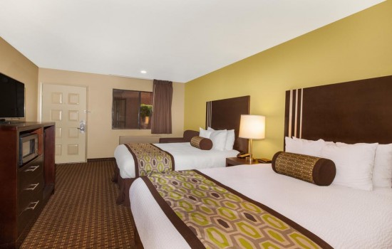 Days Inn by Wyndham San Jose Milpitas - Two Queen Room 