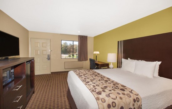 Days Inn by Wyndham San Jose Milpitas - King Room