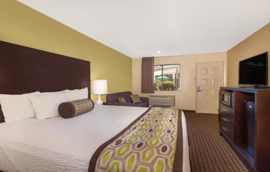 Days Inn by Wyndham San Jose Milpitas - King Room